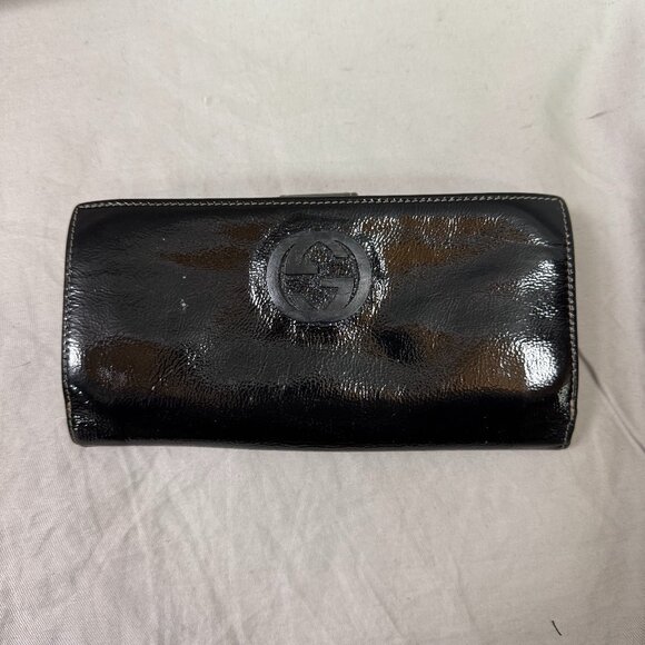Gucci  GG  Patent Leather Zip Around Wallet - Picture 2 of 8